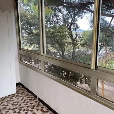 Spacious Studio 300 Meters From The Hyeres