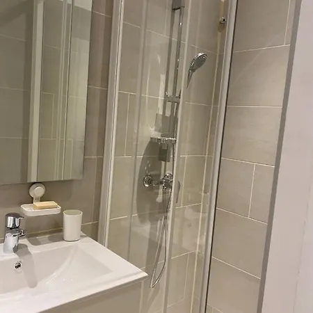 Spacious Studio 300 Meters From The Apartment *